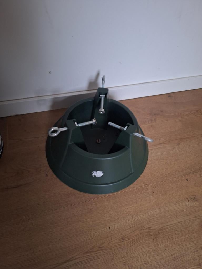 Kerstboom standaard, Ophalen