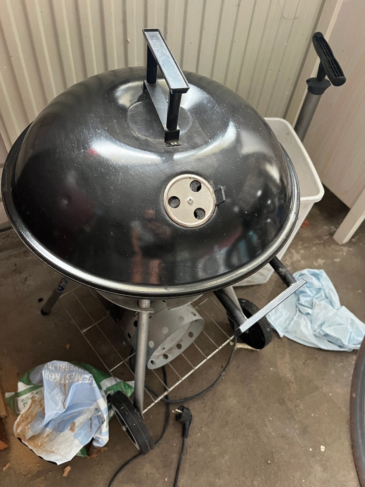 Bbq barbeque bol, Ophalen, Zo goed als nieuw