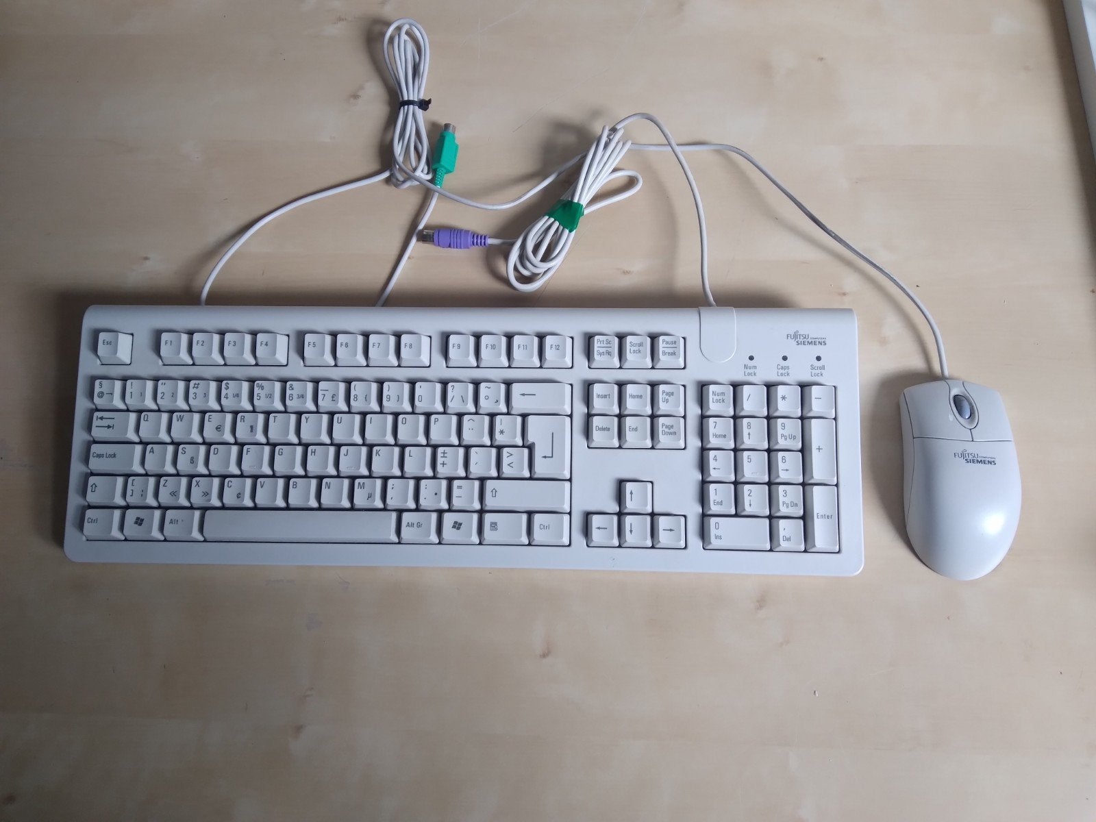 Fujitsu Siemens bedraad toetsenbord en muis set (PS/2), Ophalen, Rechtshandig, Muis, Gebruikt