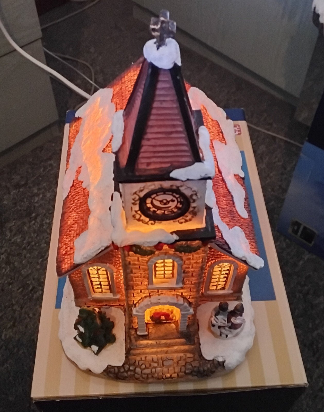 Kerk met verlichting kerst, Ophalen