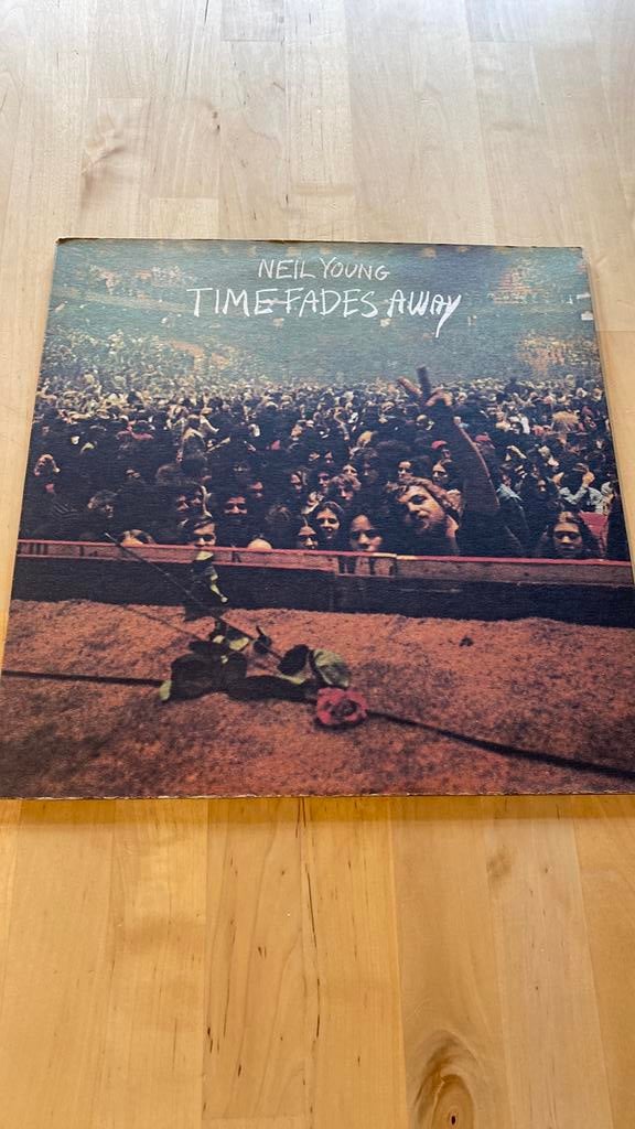 Vinyl lp Neil Young - Time fades away, Cd's en Dvd's, Vinyl | Rock, Ophalen of Verzenden, Zo goed als nieuw, 12 inch, Poprock