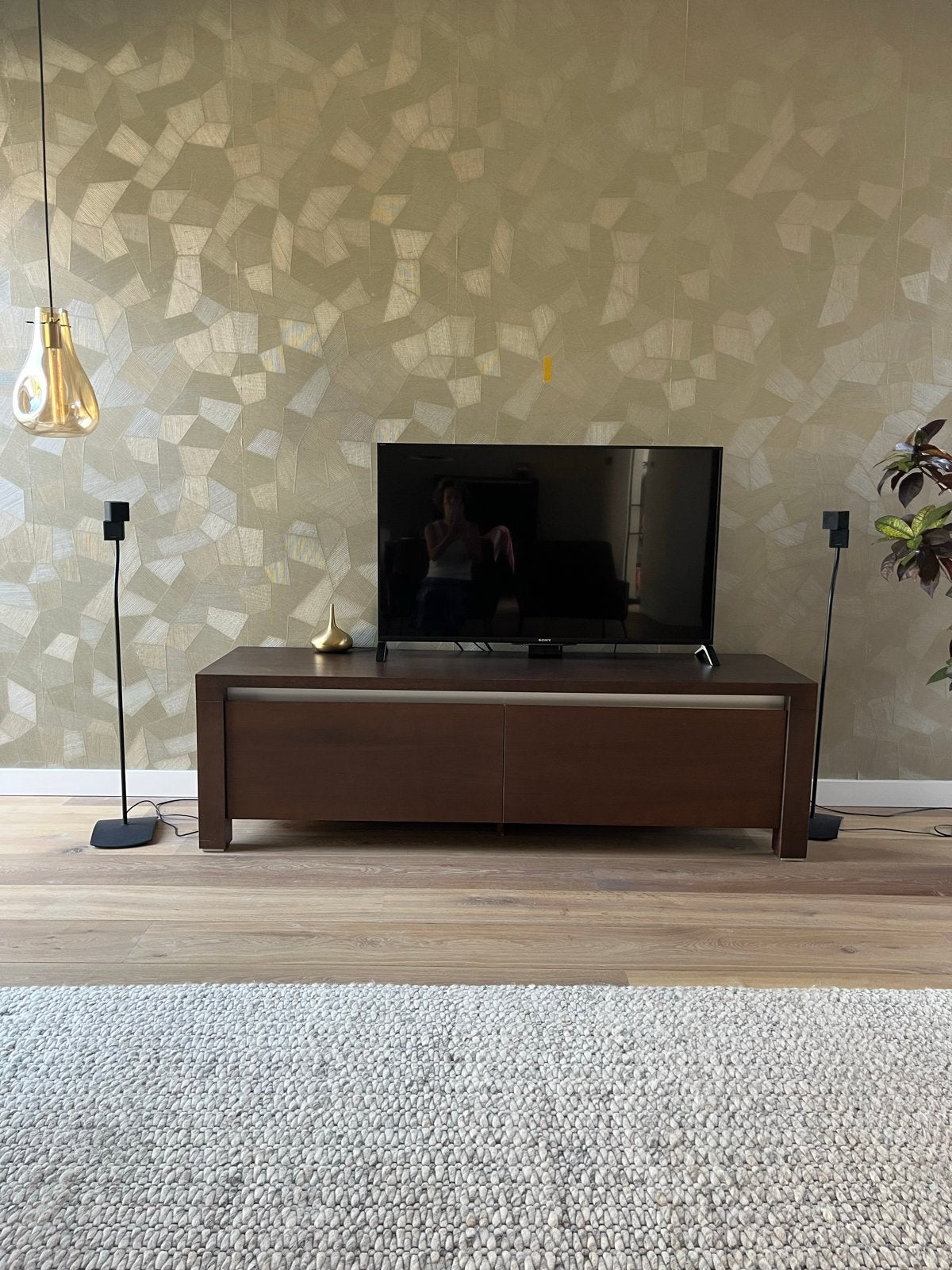 Notenhout tv-meubel vervaardigd door meubelmaker, Huis en Inrichting, Ophalen, 150 tot 200 cm, Zo goed als nieuw, Minder dan 100 cm