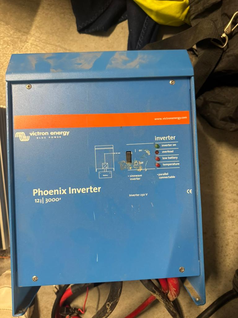 Phoenix inverter 3000w, Doe-het-zelf en Verbouw, Zonnepanelen en Toebehoren, Ophalen of Verzenden, Zo goed als nieuw, Overige typen