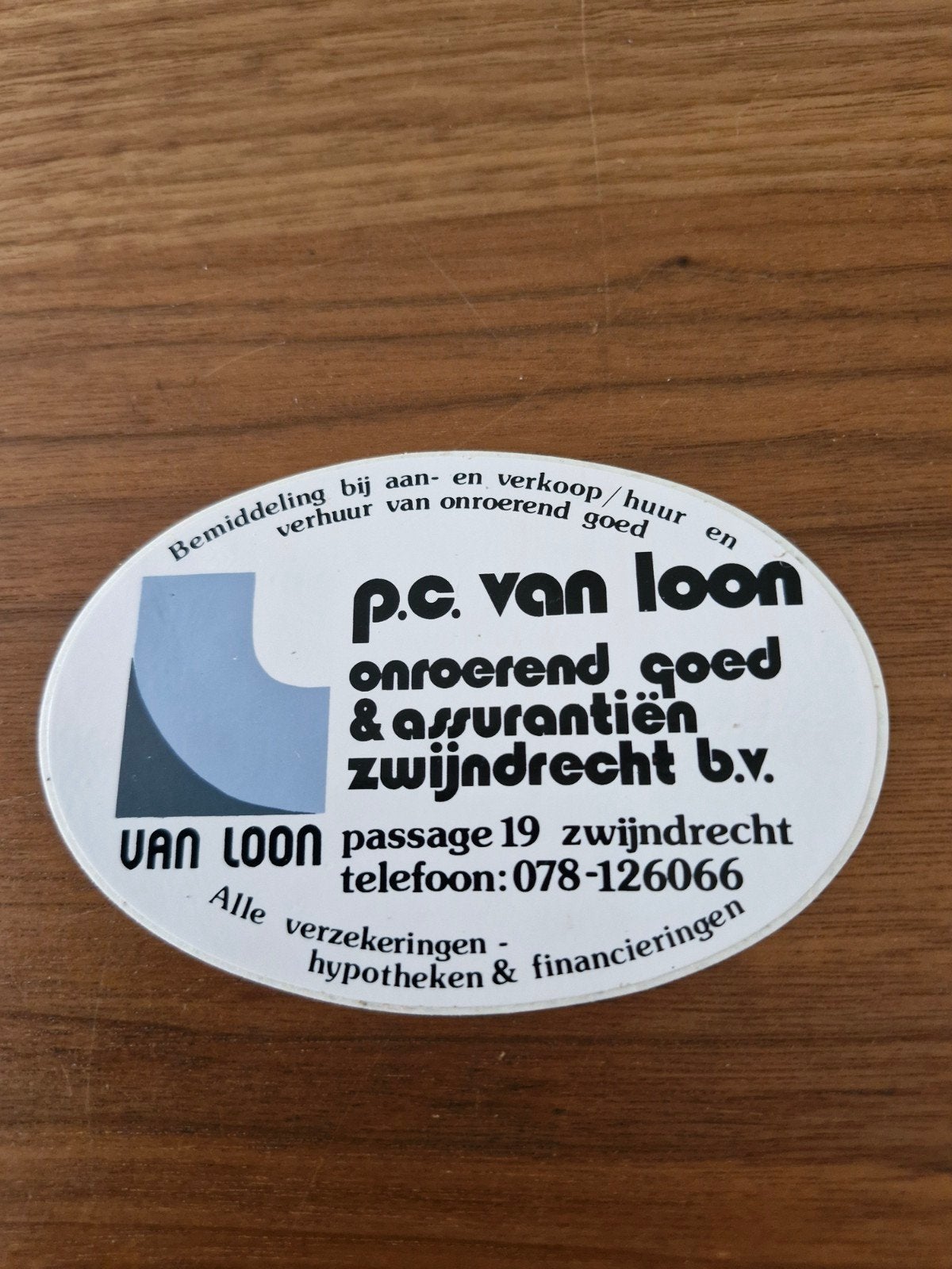 10592 Sticker P.C. van Loon Onroerend Goed Zwijndrecht, Verzamelen, Ophalen of Verzenden, Gebruikt, Bedrijf of Vereniging