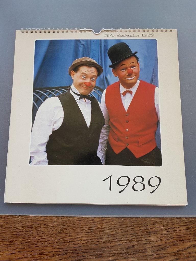 Circuskalender van het Zwitserse circus Knie 1989., Diversen, Kalenders, Ophalen of Verzenden, Maandkalender, Zo goed als nieuw