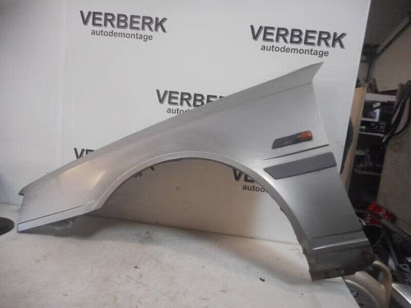 SPATBORD LINKS VOOR Volvo 440 (01-1988/12-1996), Gebruikt, Info@volvocars.com, Ophalen of Verzenden, Spatbord