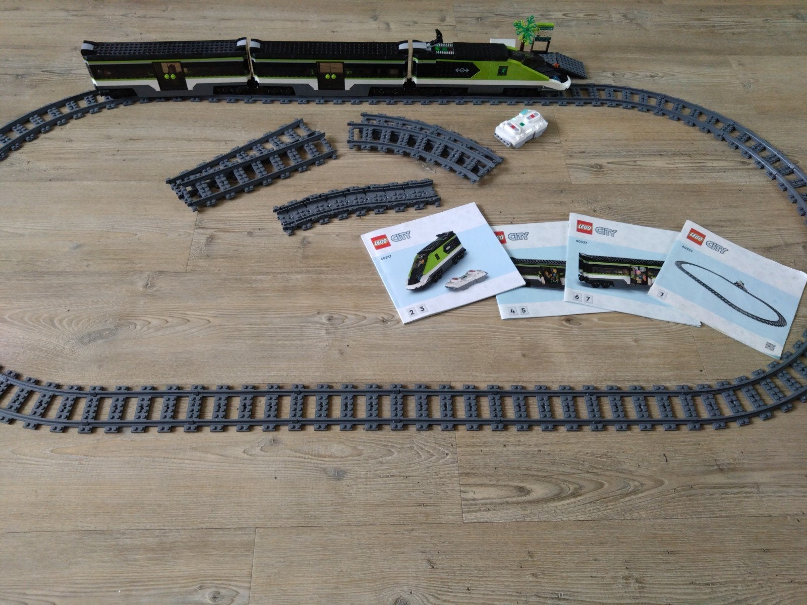 Lego City Passagierssneltrein 60337 met afstandsbediening, Kinderen en Baby's, Speelgoed | Duplo en Lego, Zo goed als nieuw, Lego