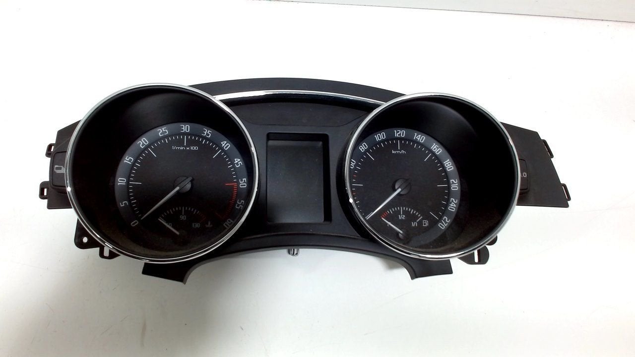 Cockpit Skoda Superb, Onderdelen@venauto.nl, Van der Ven Autorecycling B.V., Gebruikt, Ettenseweg 76, 4706 PB Roosendaal, The Netherlands