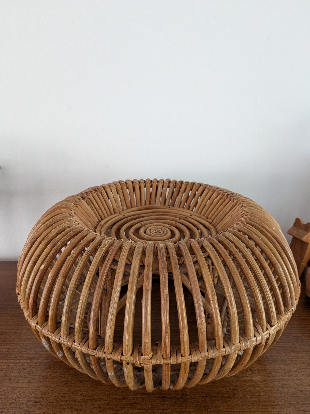 Franco Albini Mid-Century Organic Modern Italian Rattan Pouf, Ophalen of Verzenden, Huis en Inrichting