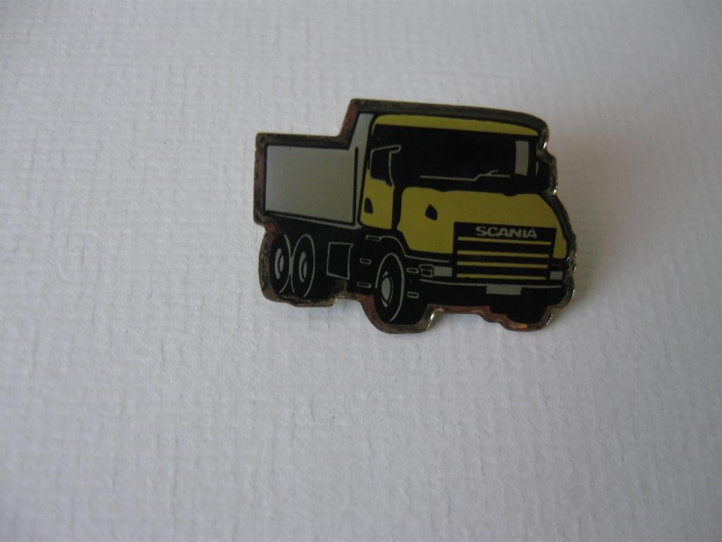 Mooie SCANIA  VRACHTWAGEN speld met sluit clip, Verzenden, Overige onderwerpen