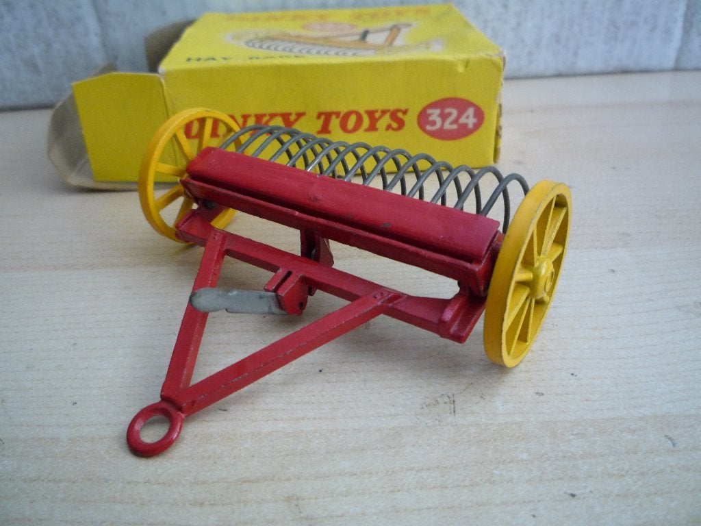 Hooihark / Hay Rake voor tractor Dinky Toys 324, Ophalen of Verzenden, Zo goed als nieuw, Tractor of Landbouw, Dinky Toys