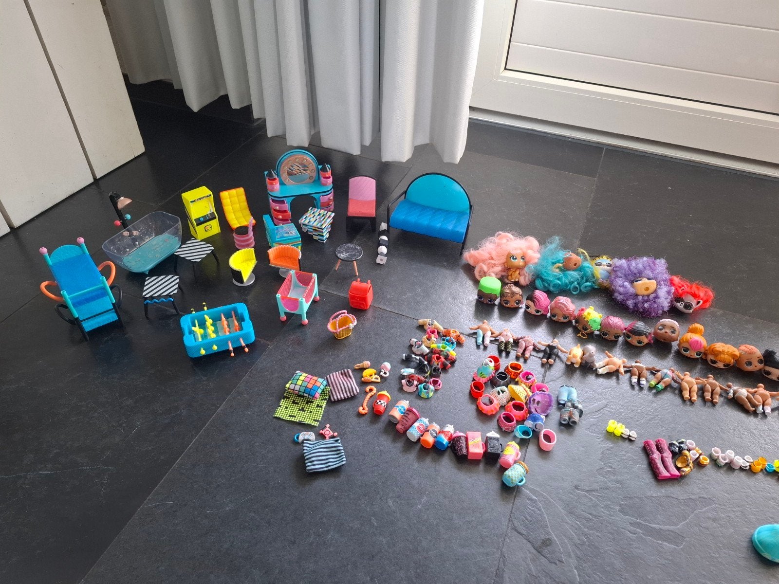 veel L.O.L spulletjes, Ophalen, Gebruikt