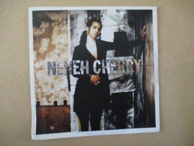 s1359 neneh cherry - money love, Ophalen, Gebruikt, 7 inch, Overige genres