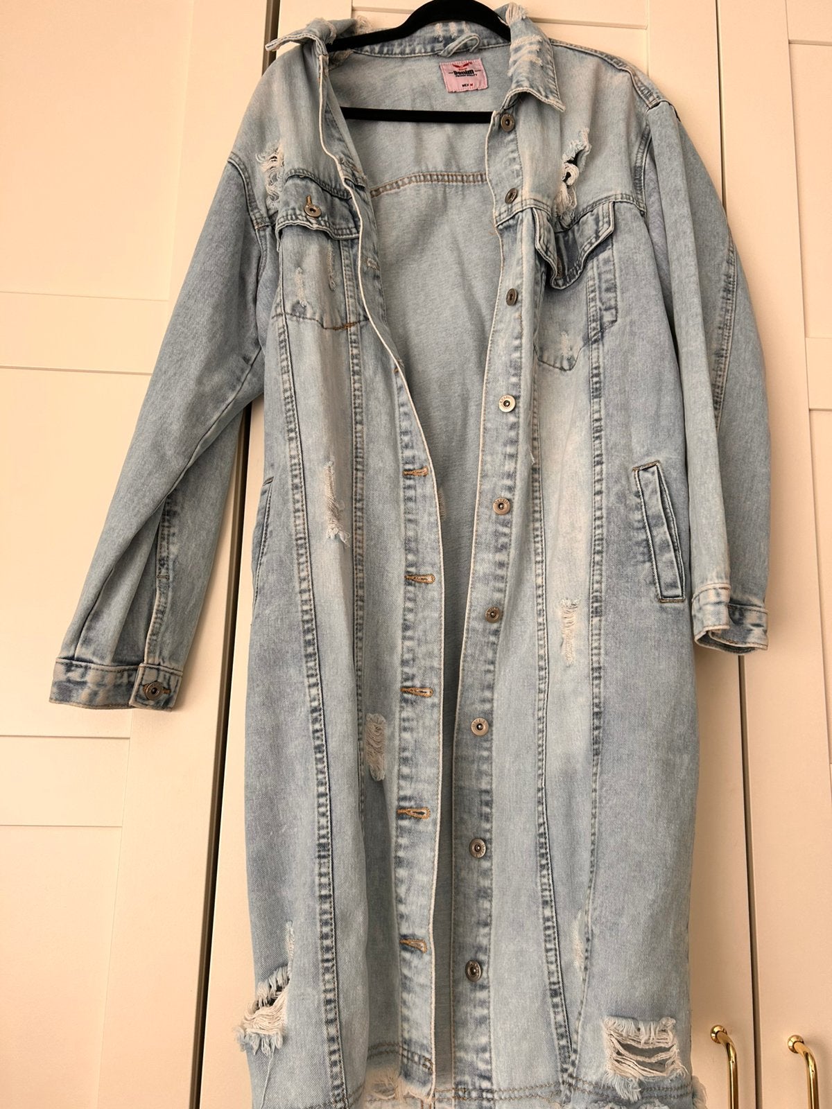 Nieuwe lange spijkerjas spijkerjack maat L, Kleding | Dames, Jassen | Zomer, Ophalen of Verzenden, Zo goed als nieuw, Maat 38/40 (M)