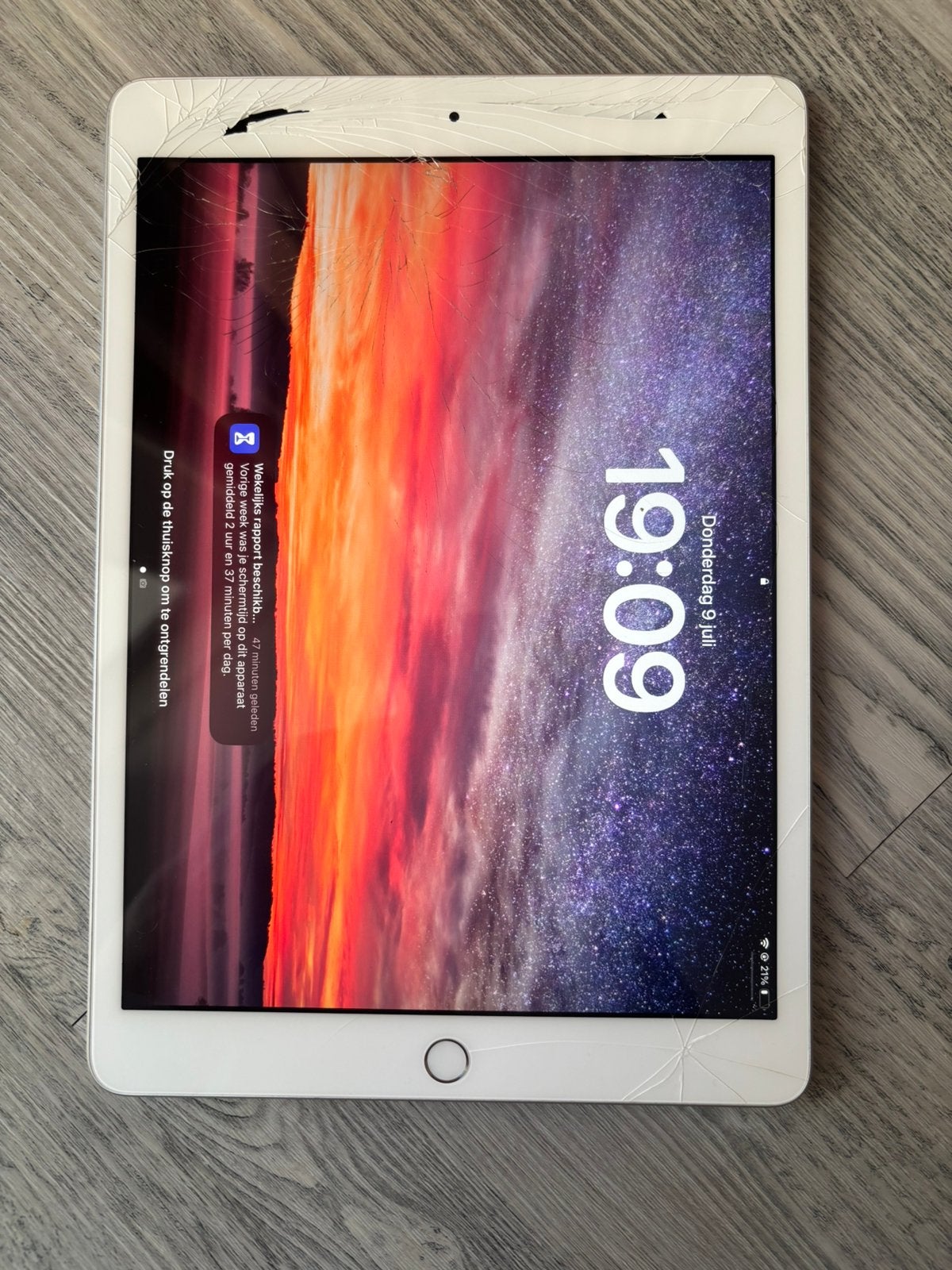 Ipad 2020 scherm gebarsten, 10 inch, 32 GB, Apple iPad, Ophalen of Verzenden