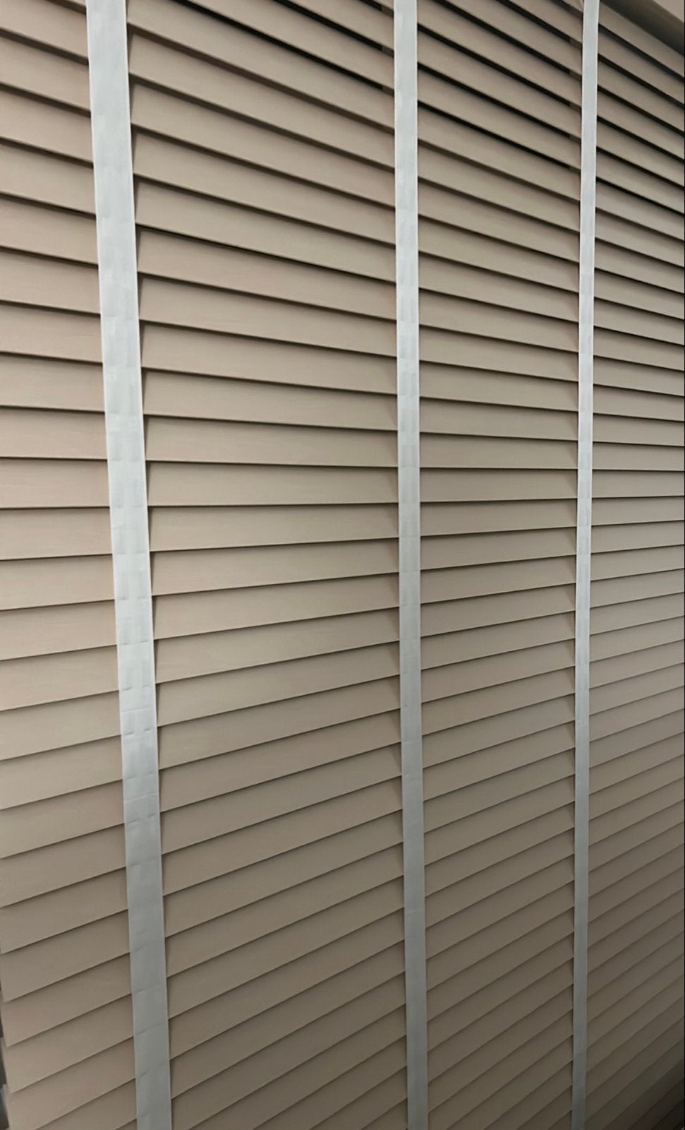 Houten jaloezieën 50 mm Basswood Vanilla (1538x2000 mm), Huis en Inrichting, Stoffering | Gordijnen en Lamellen, Ophalen, Jaloezie