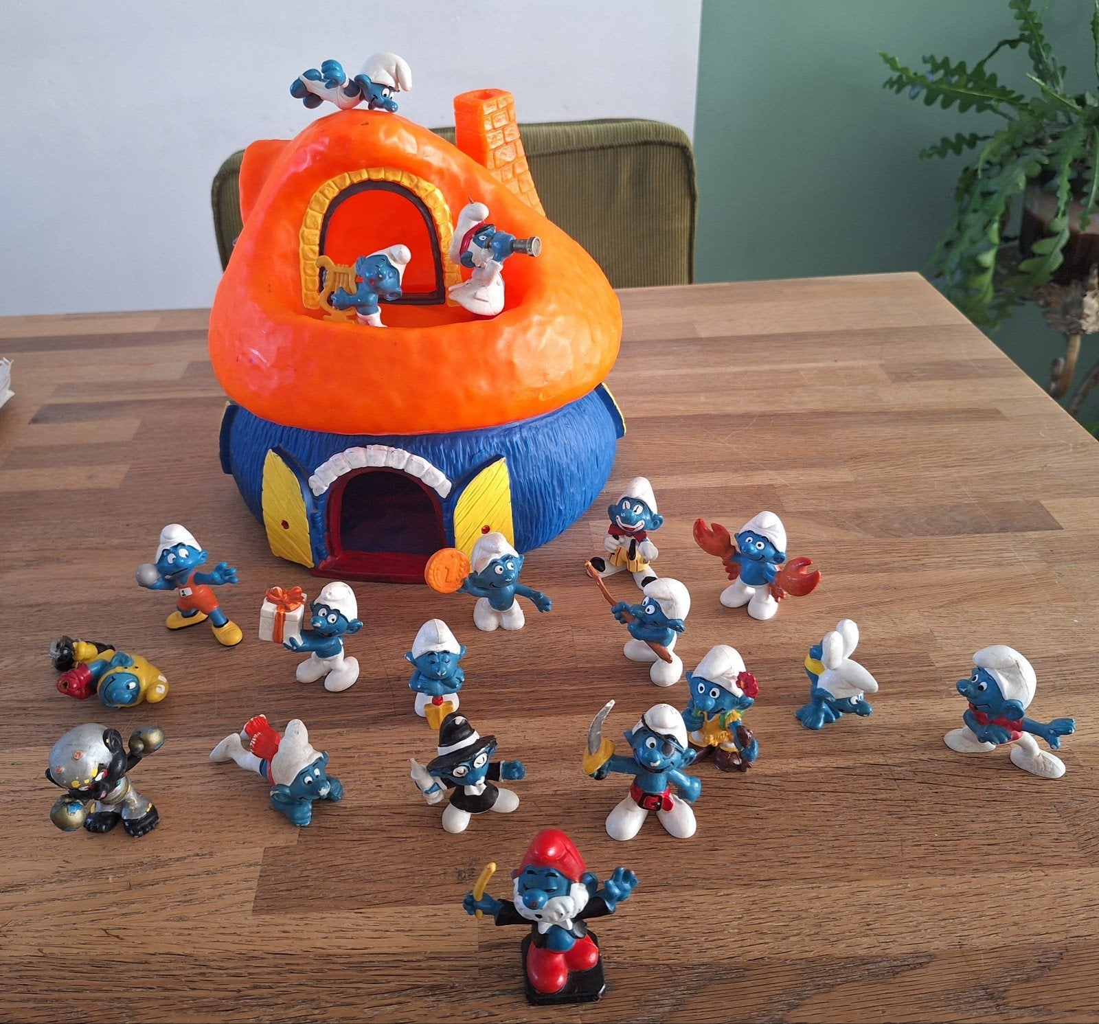 Vintage Smurfen met smurfenhuis, Verzamelen, Ophalen of Verzenden, Gebruikt, Verschillende Smurfen