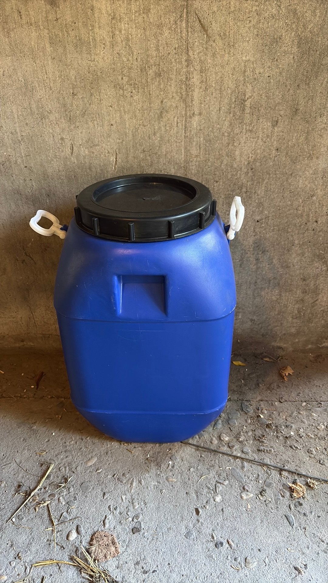 Voertonnen, Ophalen, Zo goed als nieuw, Drinken en Voederen