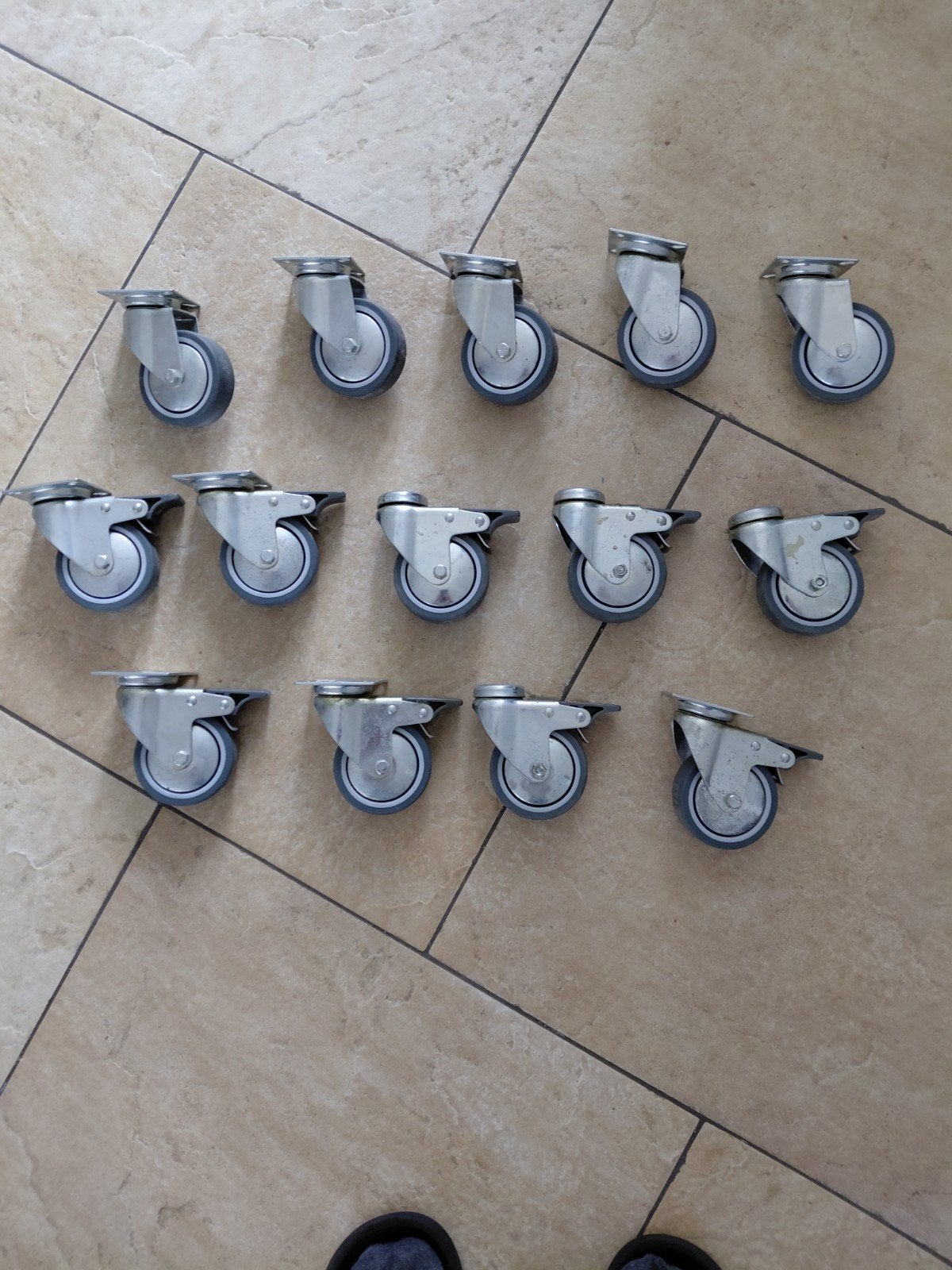 14 zwenkwielen te koop voor 20 euro, Ophalen of Verzenden