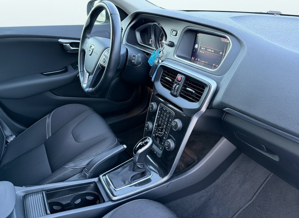 Volvo V40 1.5 T2 AUTOMAAT Edition+ sport dealer onderhouden,, Auto's, Euro 6, 700 kg, Blauw, Leder en Stof