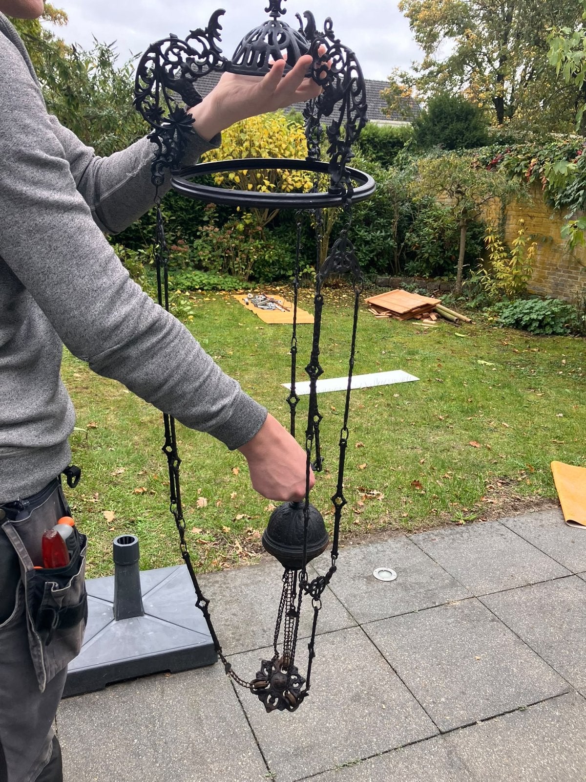 Antieke smeedijzeren hanglamp., Ophalen