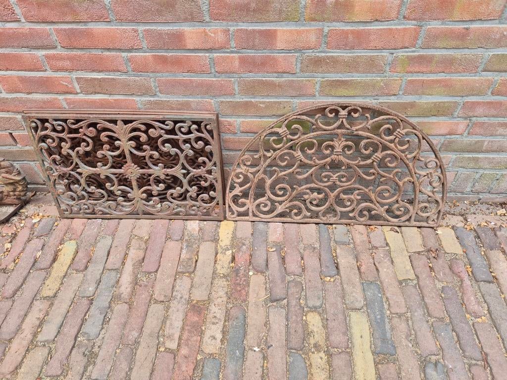 Decoratieve gietijzeren matten, per stuk te koop, Ophalen, Gebruikt, Gietijzer, Buiten