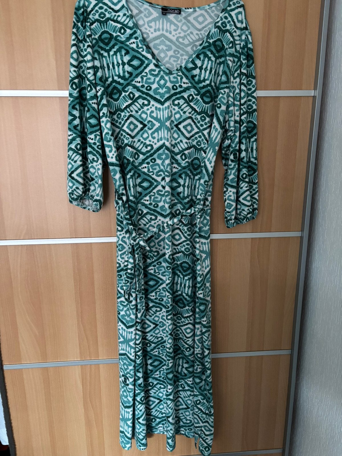 MAXI JURK NORAH MAAT 44, Kleding | Dames, Jurken, Verzenden, Maat 42/44 (L), Zo goed als nieuw, Onder de knie