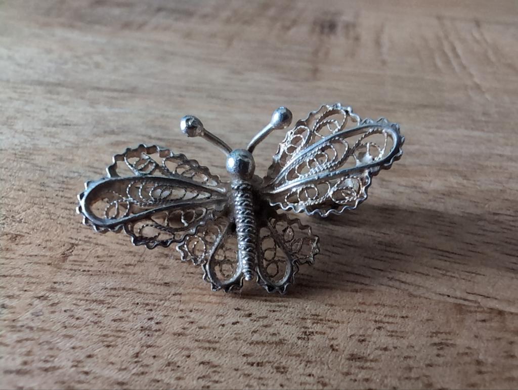 Zilveren broche (vlinder), Gebruikt, Minder dan 4 cm, Ophalen of Verzenden, Zilver