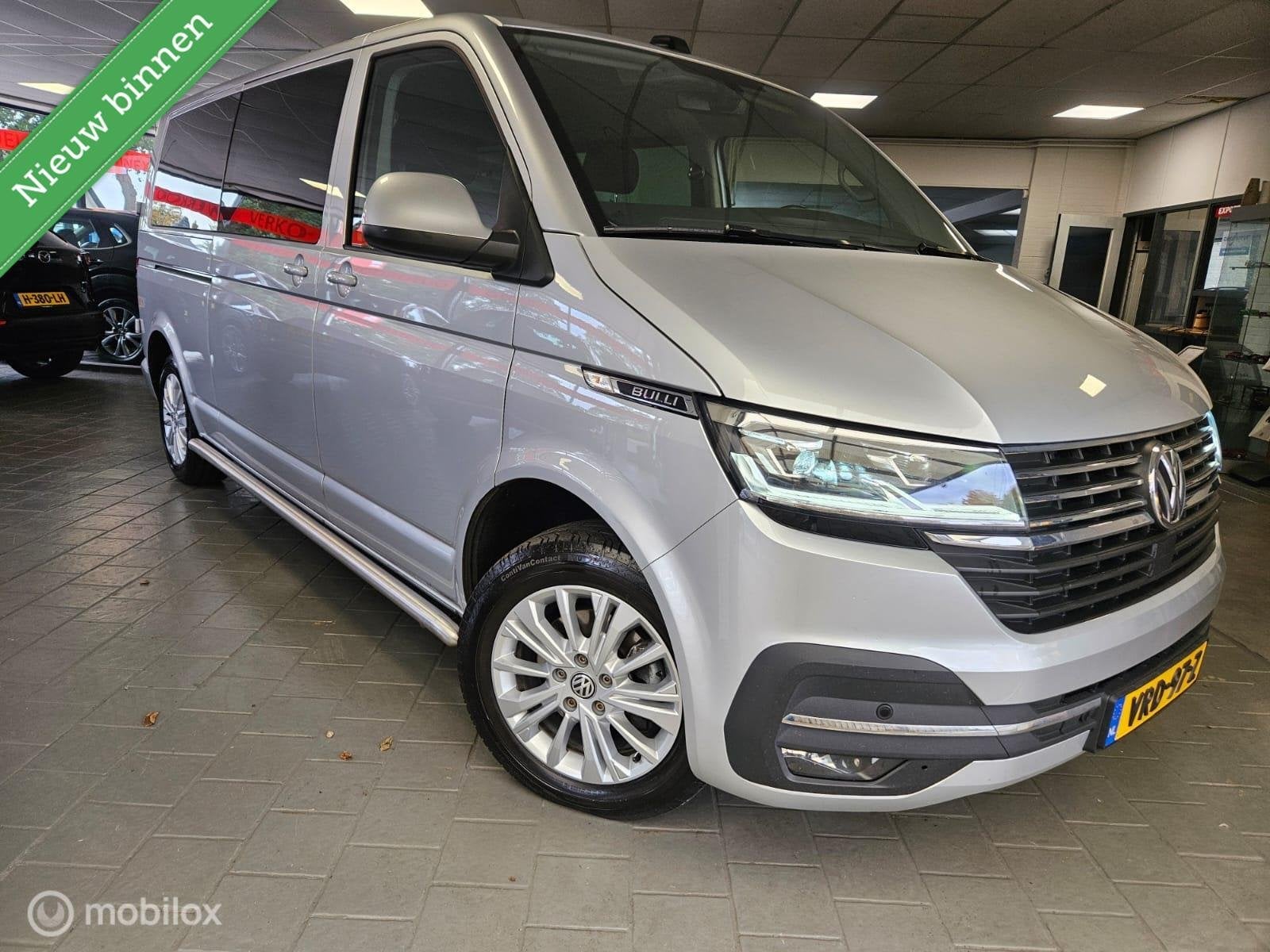 VW Transporter 2.0 TDI DSG Bulli 30 L2 110kW / 150pk D.Cabin, Auto's, Dealer onderhouden, Stof, Gebruikt, Euro 6