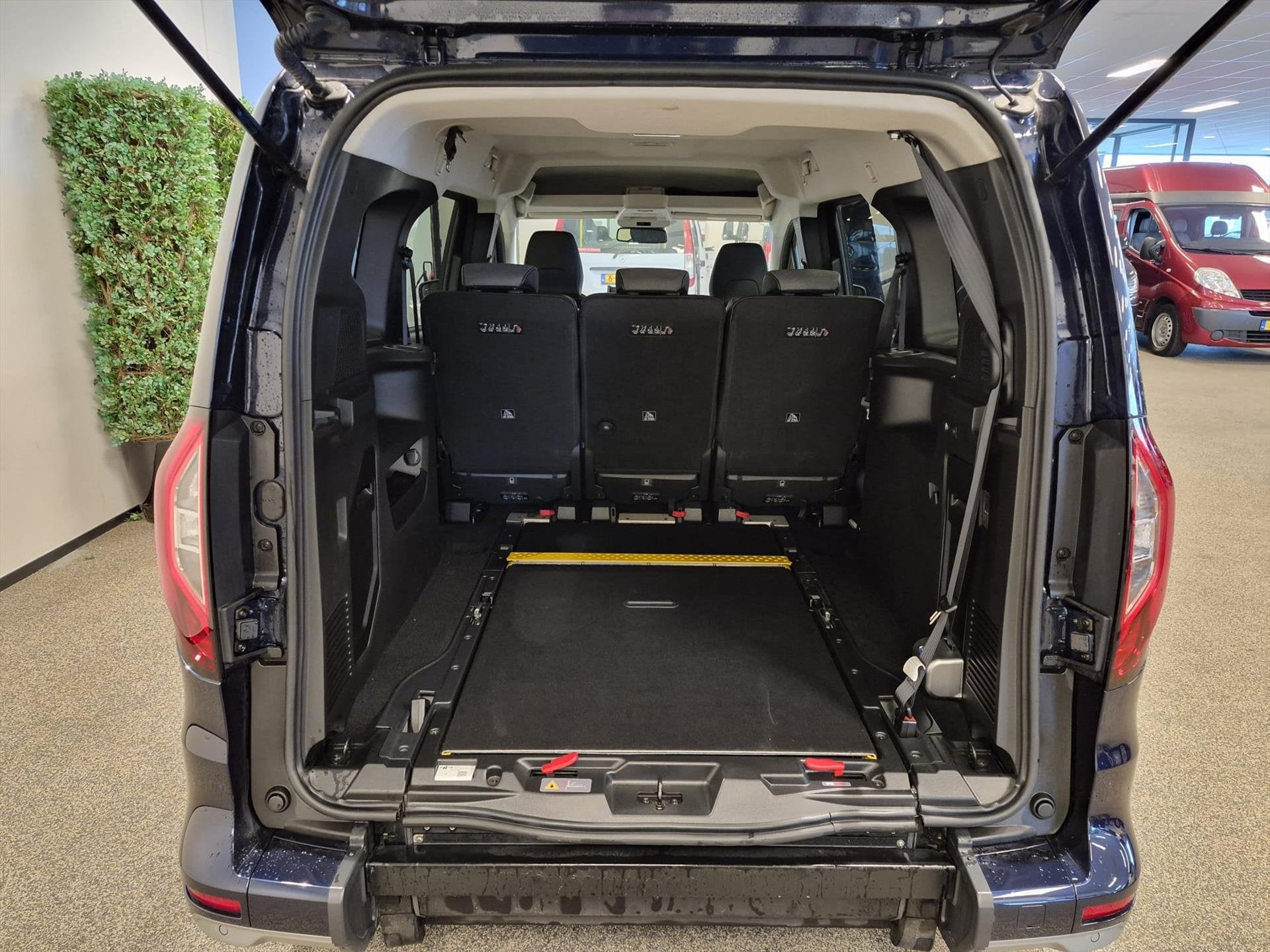 Renault Kangoo L2 Rolstoelauto 5+1, 12 maanden, Gebruikt, Zwart, Blauw