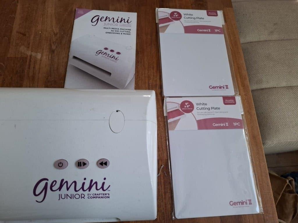 Gemini  Multifunctionele machine voor stansen en embossen, Ophalen of Verzenden, Zo goed als nieuw, Machine, Elektrisch