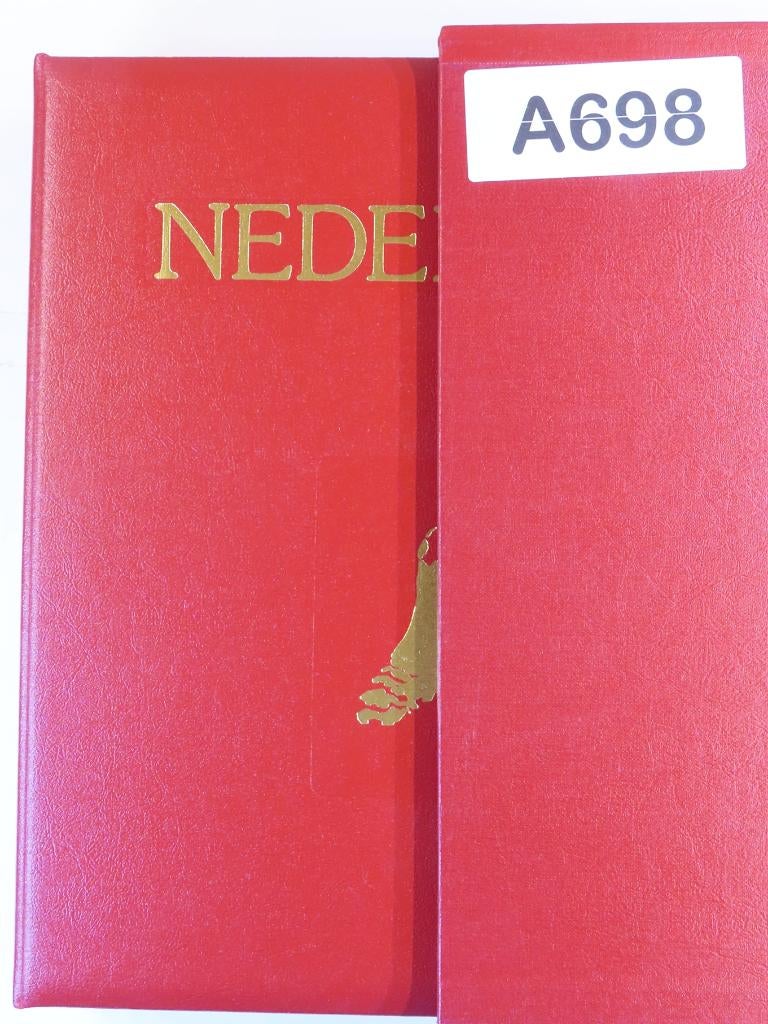 IMPORTA JUWEEL NEDERLAND 2 - 1959/90 - iets zegels - (A698), Ophalen of Verzenden, Nederland