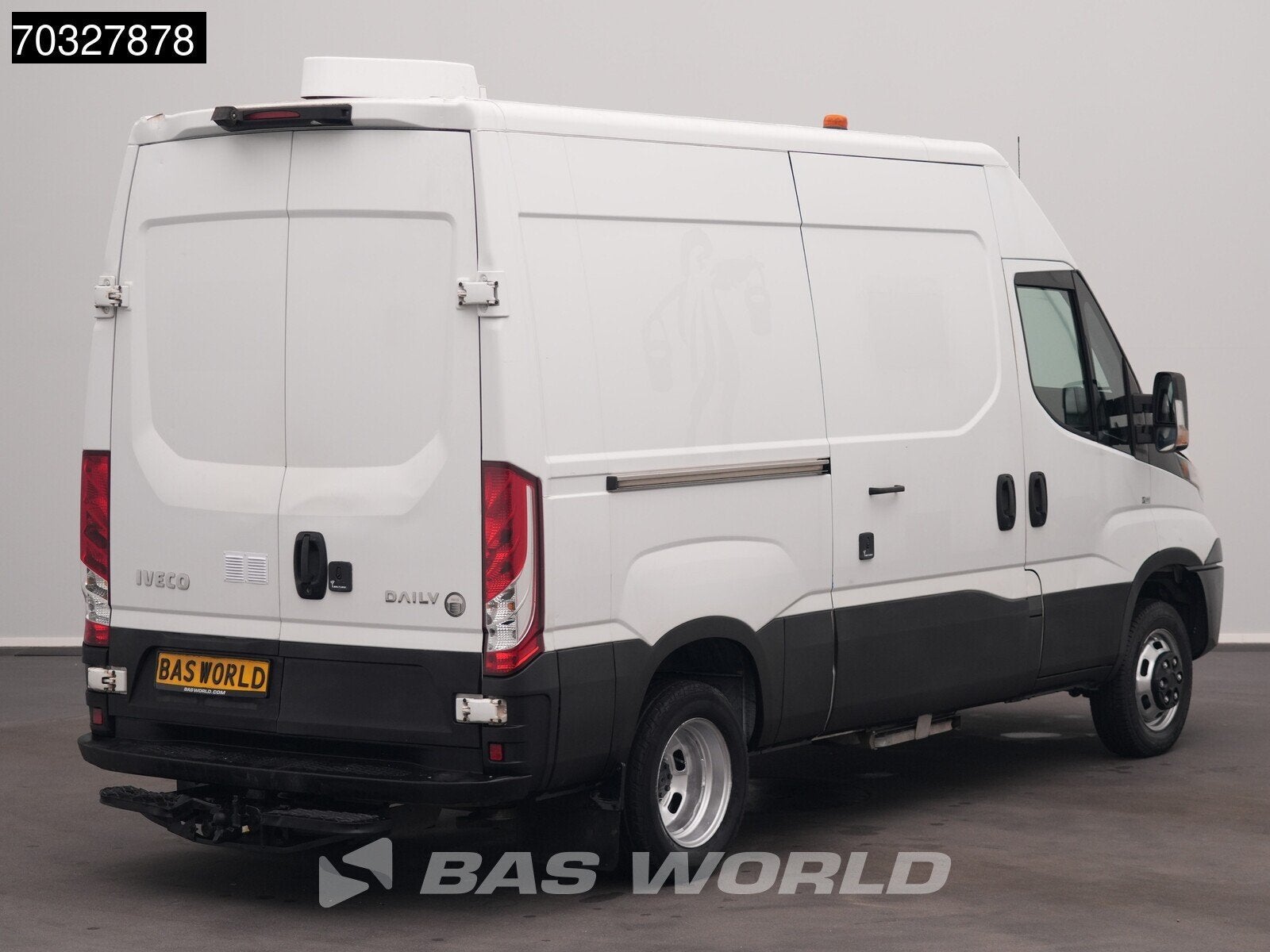 Iveco Daily 35C14 Dubbellucht L2H2 3,5t Trekhaak Airco Cruis, Auto's, Bestelauto's, Stof, Gebruikt, Euro 6, Iveco