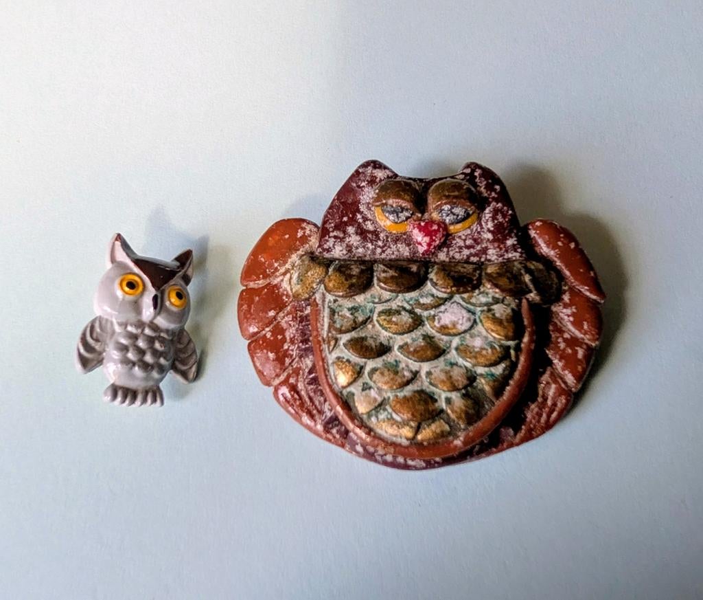 Twee uil broches, broche en speld, Ophalen of Verzenden, Overige materialen