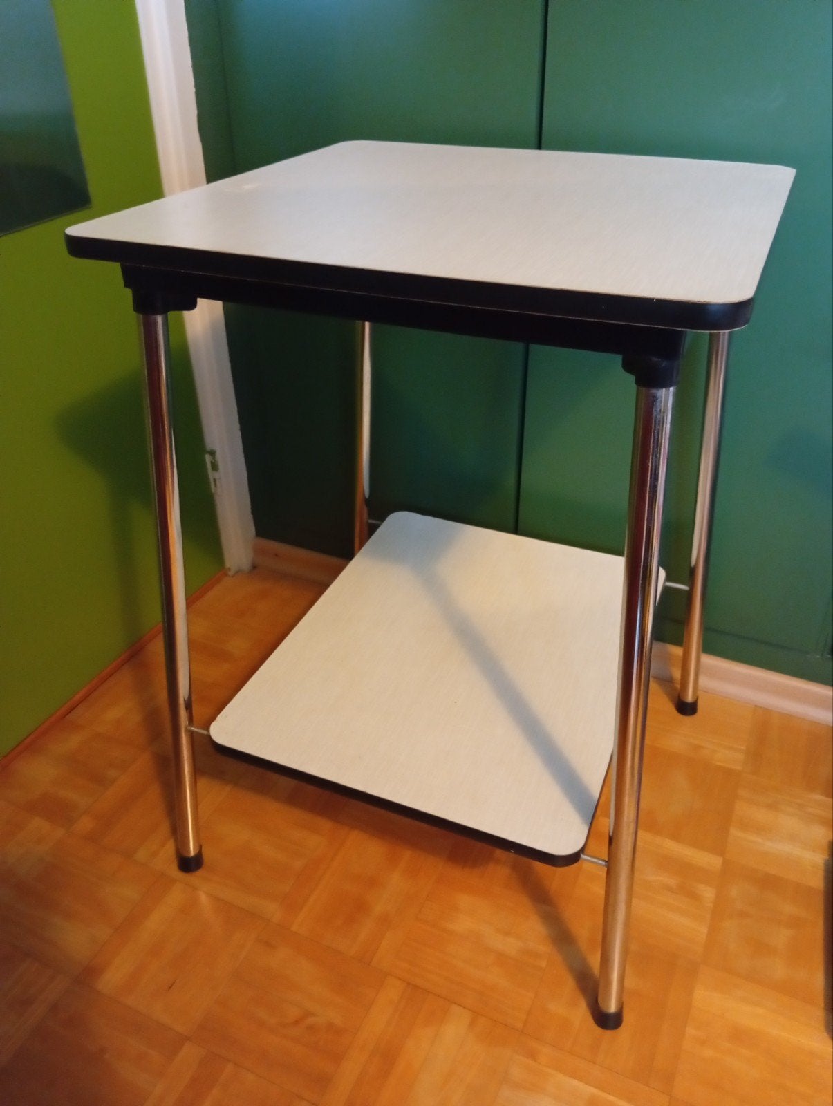 Vintage Formica bijzettafel - 51x51 cm, 75 cm hoog, Ophalen, Kunststof, Gebruikt, 55 tot 75 cm