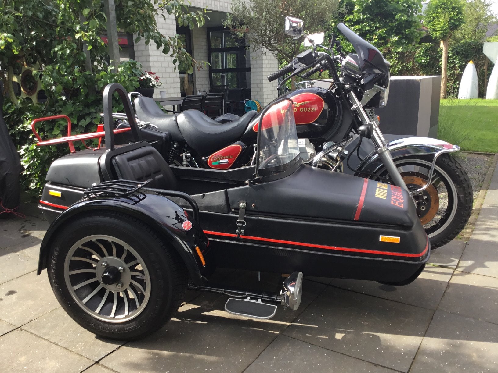 Moto Guzzi zijspan combinatie., Motoren, Cardan-aandrijving, 2 cilinders, Motorrijbewijs A, Meer dan 35 kW