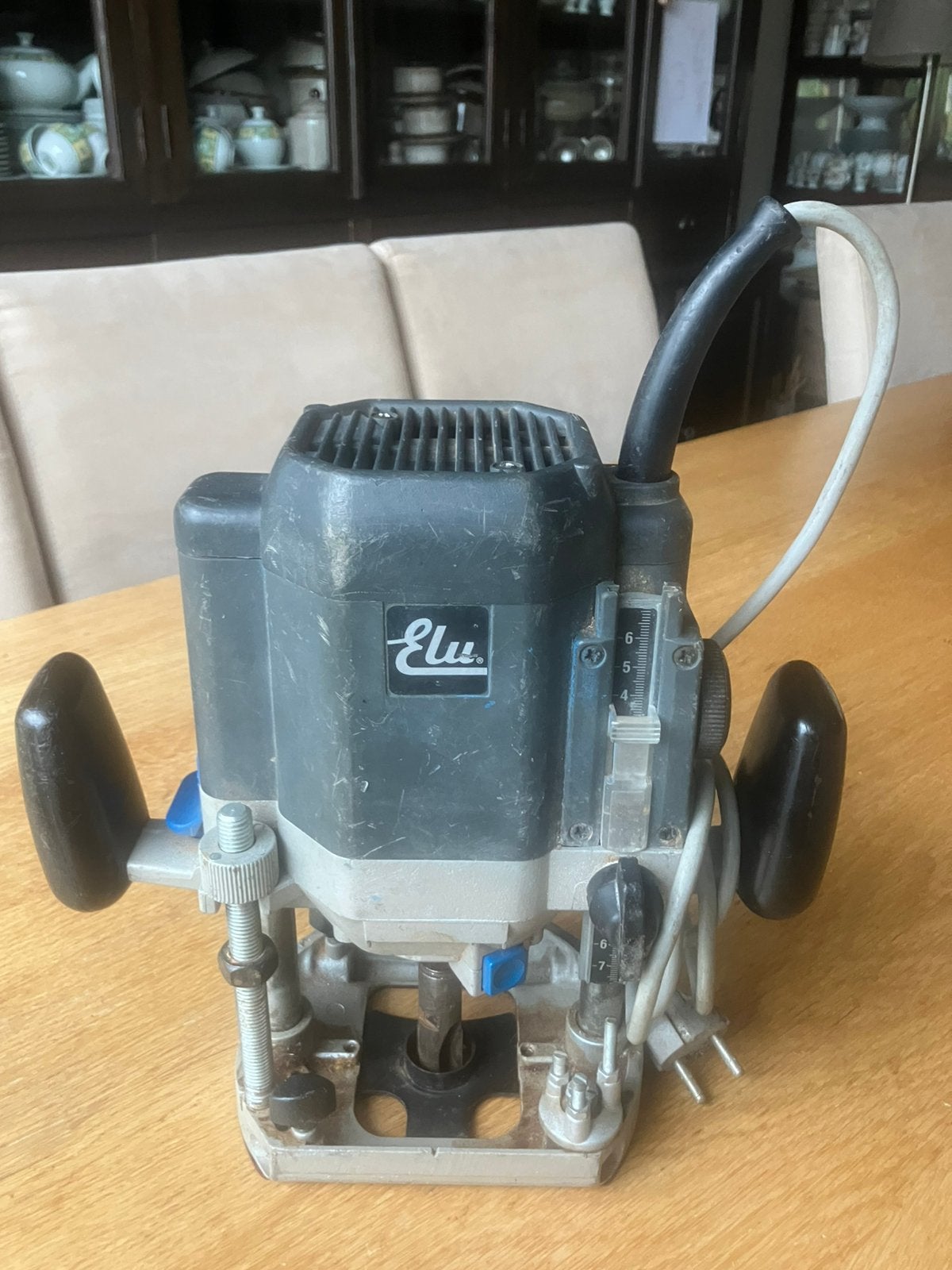 Elu bovenfrees type MOF 131 type 4 1300 w, Doe-het-zelf en Verbouw, Gereedschap | Freesmachines, Ophalen of Verzenden, Gebruikt