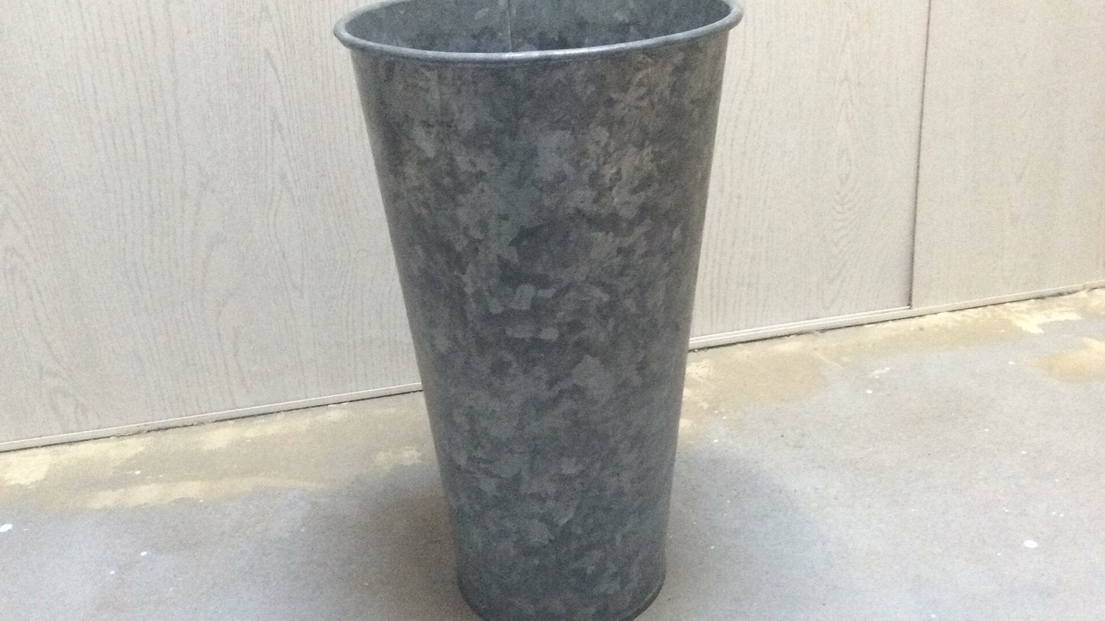 Grote Zinken Bloempot / Plantenbak, Gebruikt, Ophalen of Verzenden, Metaal, Grijs