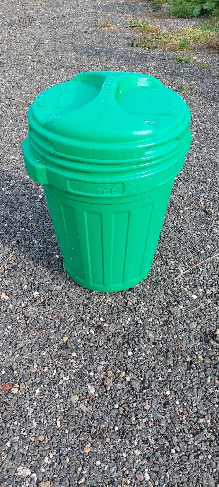 Afsluitbare voerton 60 liter - Zo goed als nieuw, Ophalen, Zo goed als nieuw, Groen, Kunststof