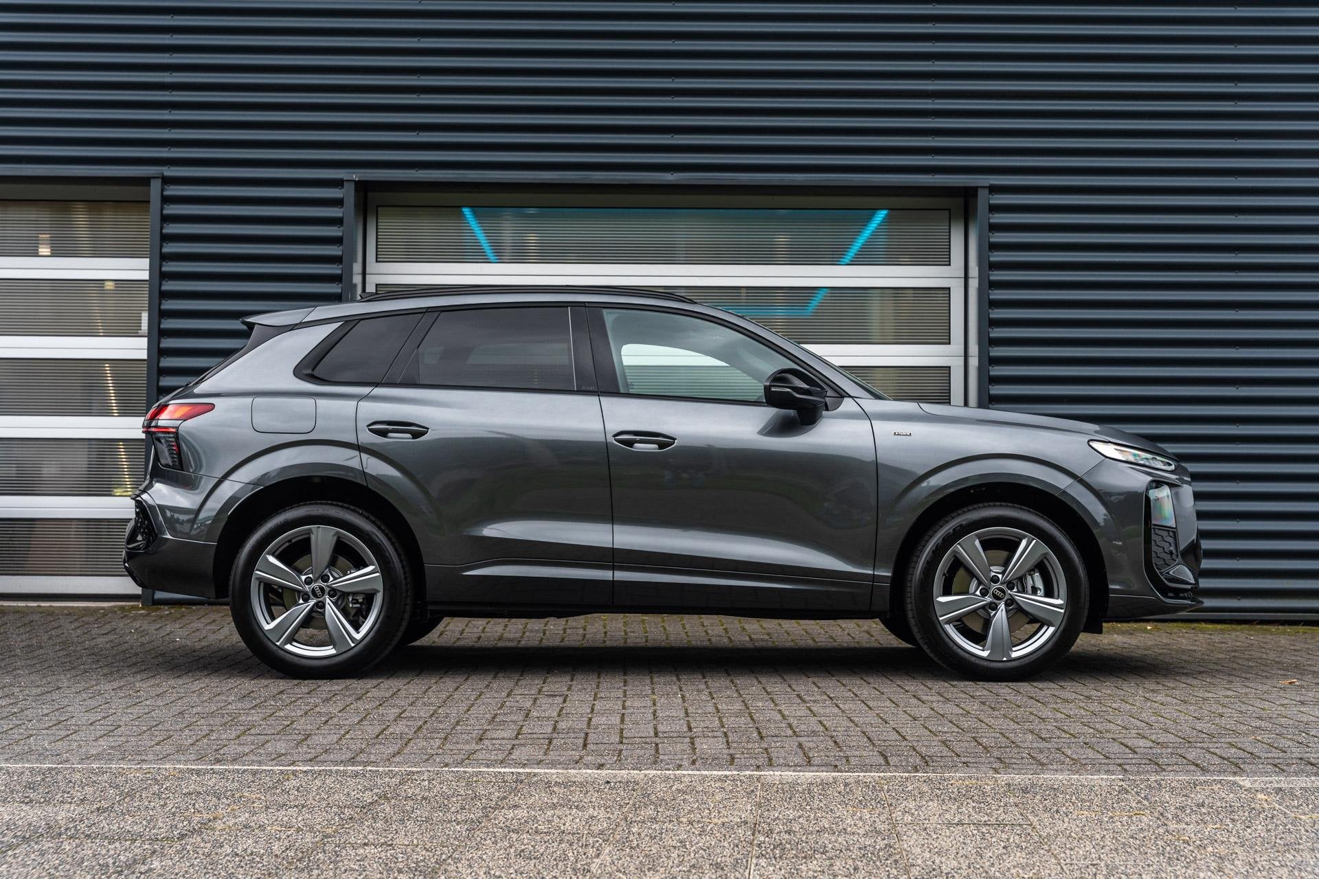 Audi Q3 1.5 e-hybrid 272pk S Edition | Trekhaak Pakket | Pan, Auto's, 1800 kg, 1498 cc, 4 cilinders, 150 min