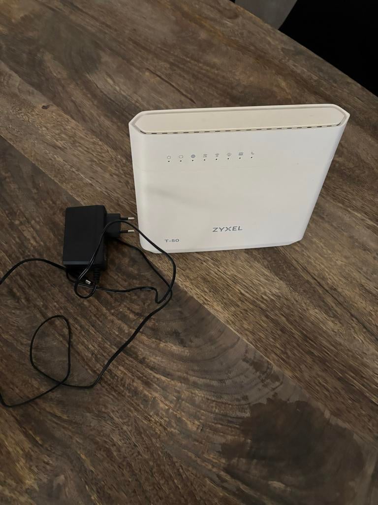 Zyxel T50 wifi router modem VMG8825-T50 en repeater WAP6807, Ophalen, Zo goed als nieuw