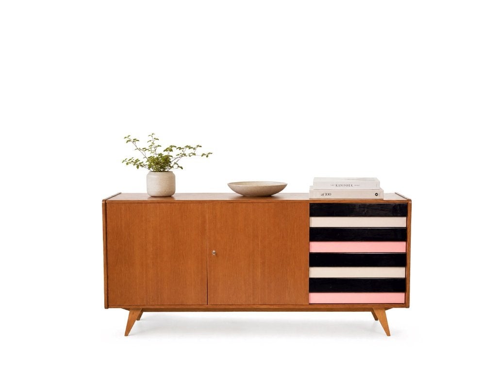 Vintage design dressoirs | Collectie van Frümel, Ophalen, Eikenhout, 150 tot 200 cm, Met deur(en)