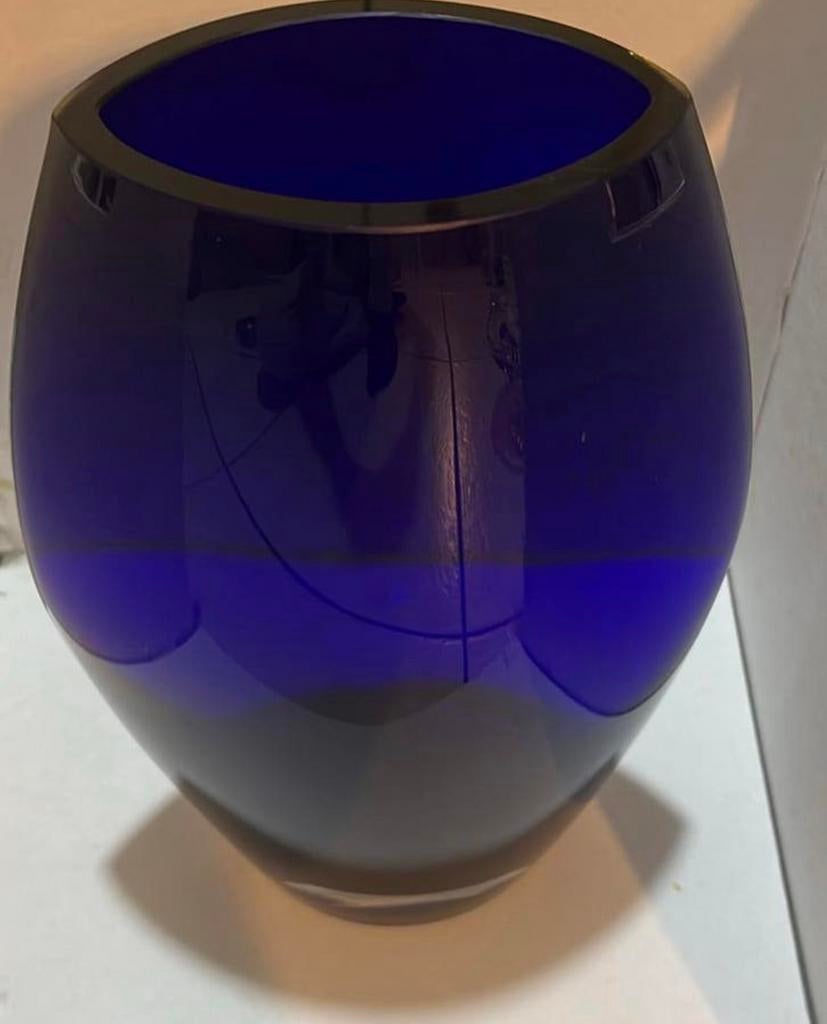 Blauwe glazen vaas, Overige kleuren, Ophalen of Verzenden, Minder dan 50 cm, Glas