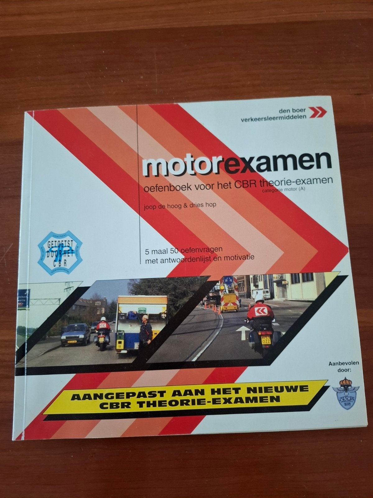 Motorrijexamen Oefenboek CBR Theorie-examen (A), Boeken, Ophalen of Verzenden, Zo goed als nieuw, Overige niveaus, Joop de Hoog & Dries Hop