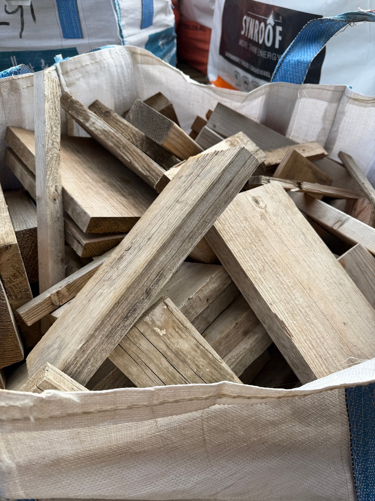 Circa 10m³ brandhout in big bags, 6 m³ of meer, Ophalen, Overige houtsoorten, Blokken