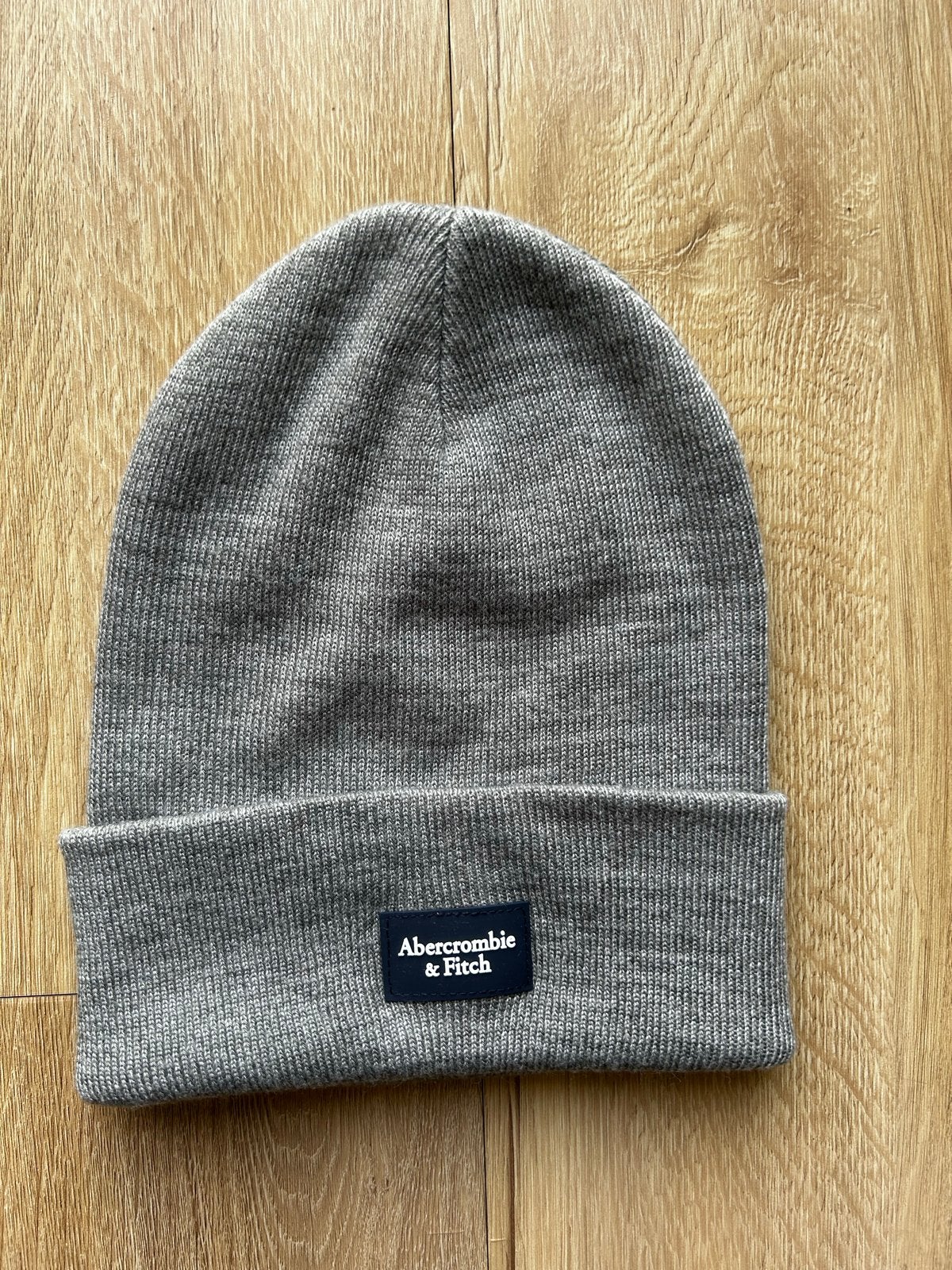 Abercrombie & Fitch Muts - Grijs, Ophalen of Verzenden, Zo goed als nieuw, Muts