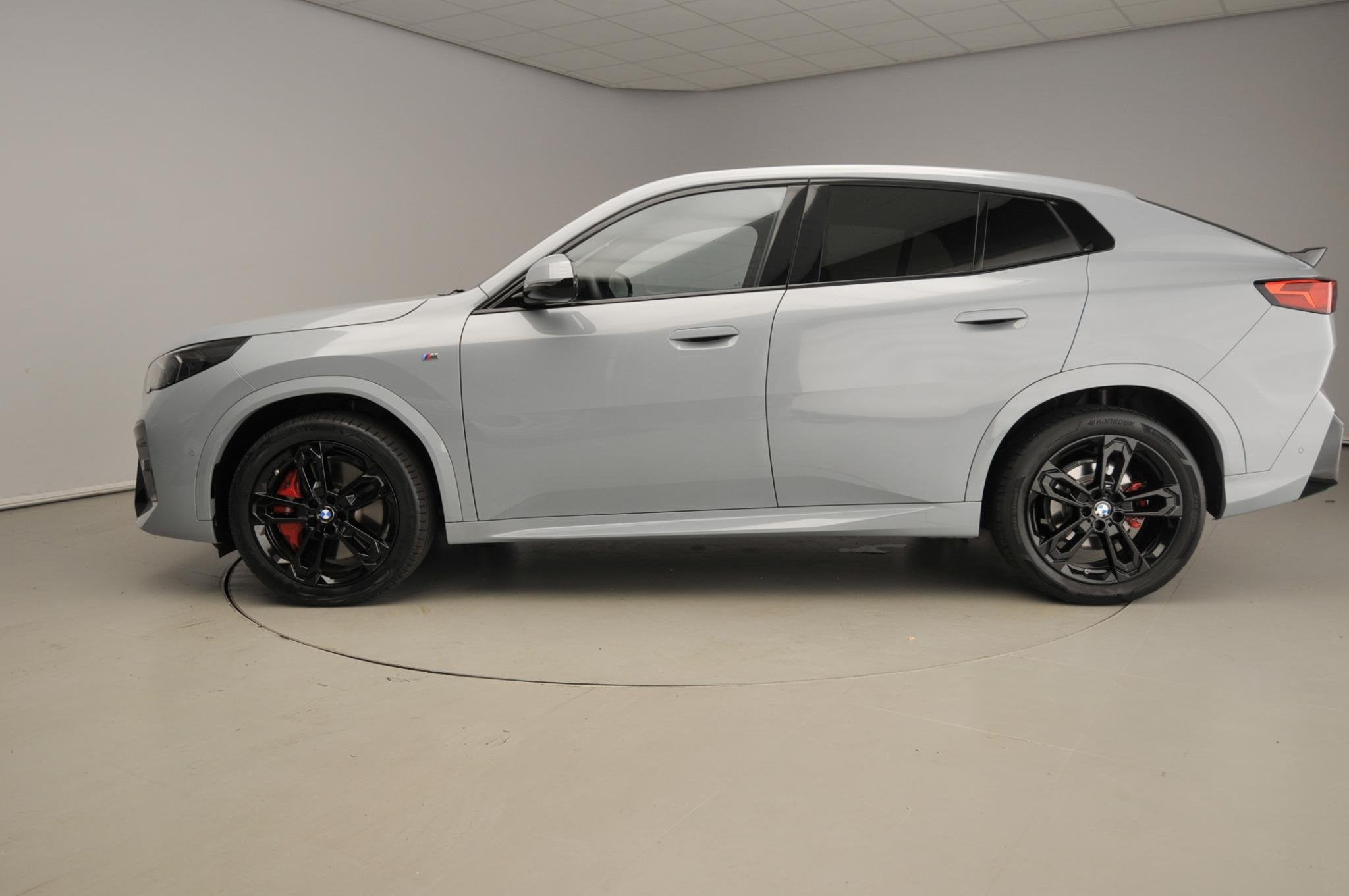 BMW X2 sDrive20i | M-Sportpakket | LED | Navigatie | Sportst, 12 maanden, LED verlichting, Bedrijf, 3 cilinders