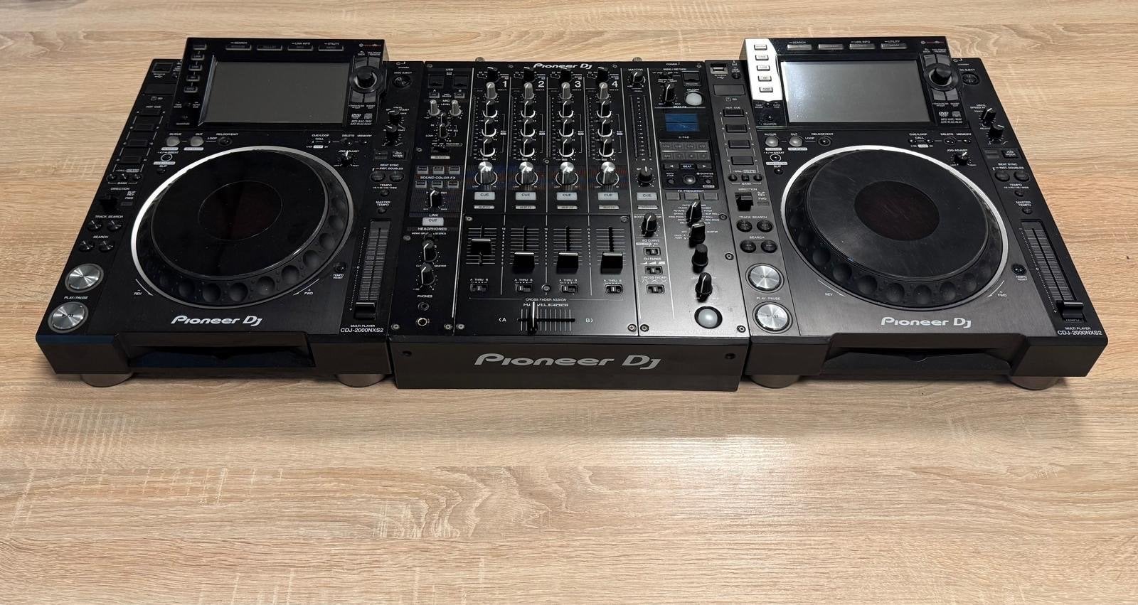 Pioneer DJ Set: CDJ-2000 nexus djm 900nexus, Muziek en Instrumenten, Dj-sets en Draaitafels, Ophalen of Verzenden, Zo goed als nieuw