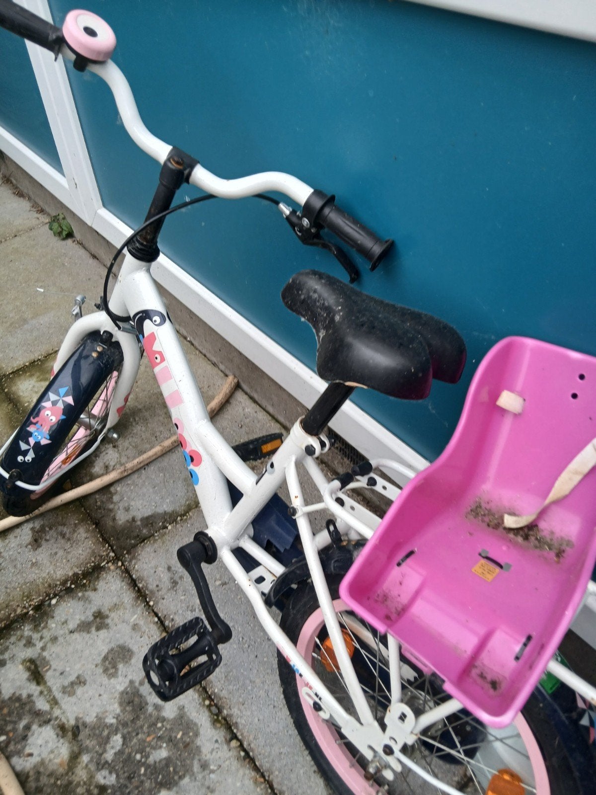 Kinderfiets met roze fietsstoeltje, Ophalen, Gebruikt, Minder dan 16 inch, Zijwieltjes