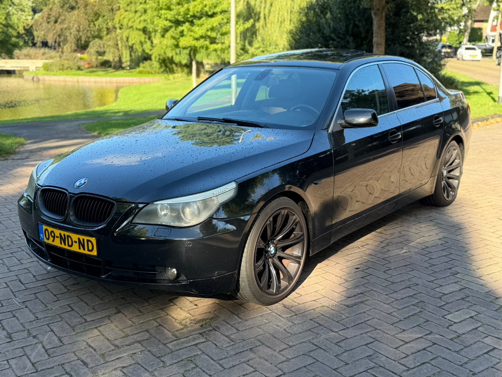 BMW 5-Serie 3.0 I 530 AUT 2003 Zwart, Automaat, Achterwielaandrijving, Parkeersensor, 2000 kg